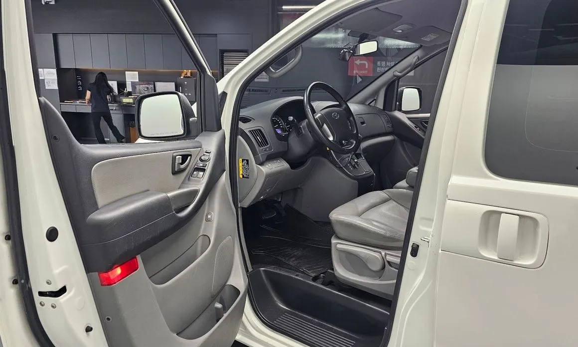 Hyundai Starex — фото 10