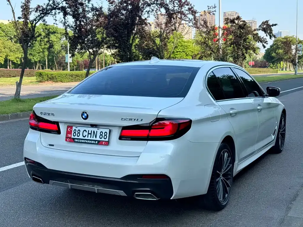 BMW 5 Series — фото 9