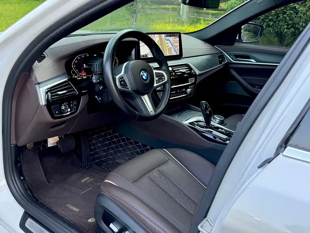BMW 5 Series — фото 4