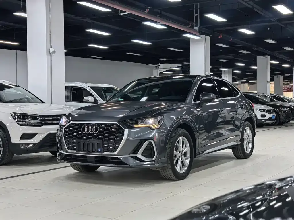 Audi Q3 Sportback — фото 1