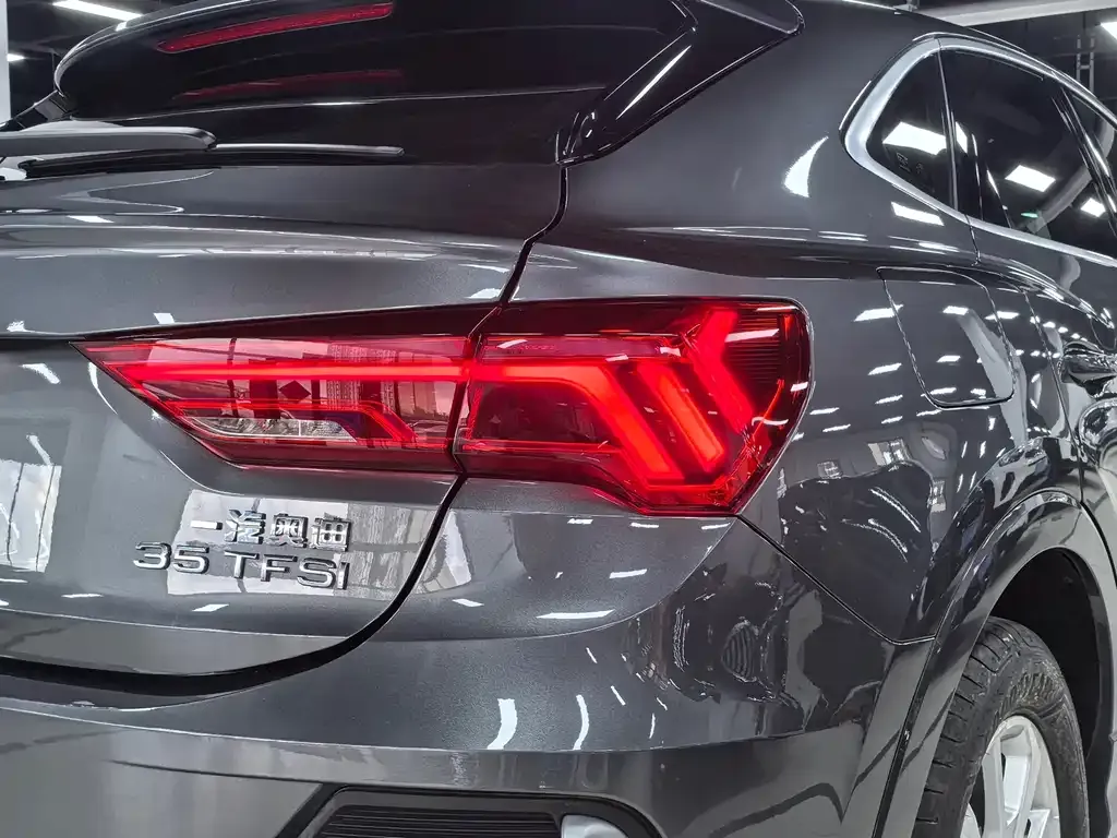 Audi Q3 Sportback — фото 3