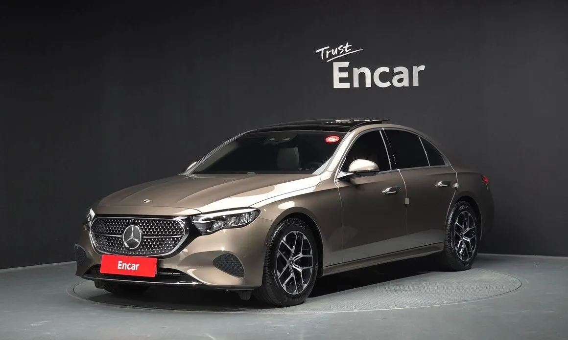 Mercedes-Benz E-Class — фото 1