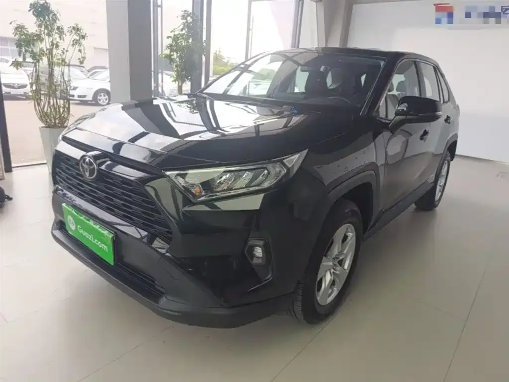 Toyota RAV4 — фото 10