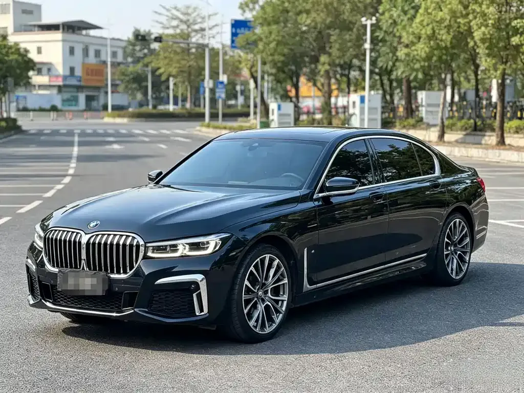BMW 7 Series — фото 1