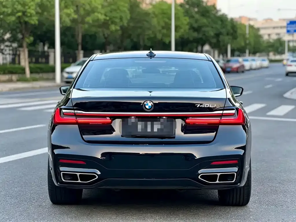 BMW 7 Series — фото 4