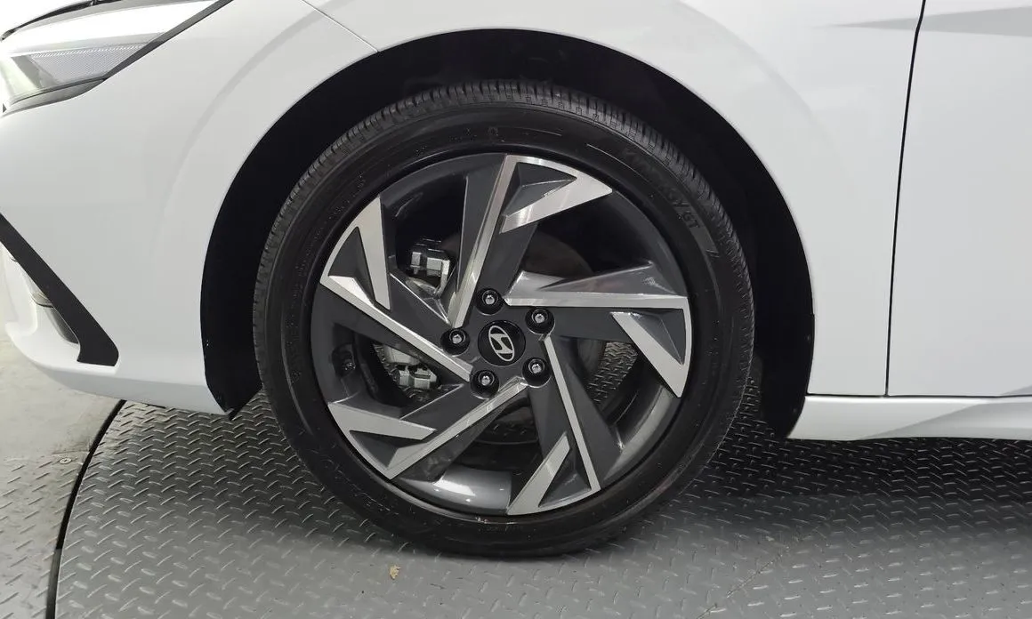 Hyundai AVANTE — фото 6