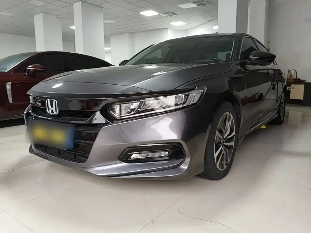 Honda Accord — фото 1