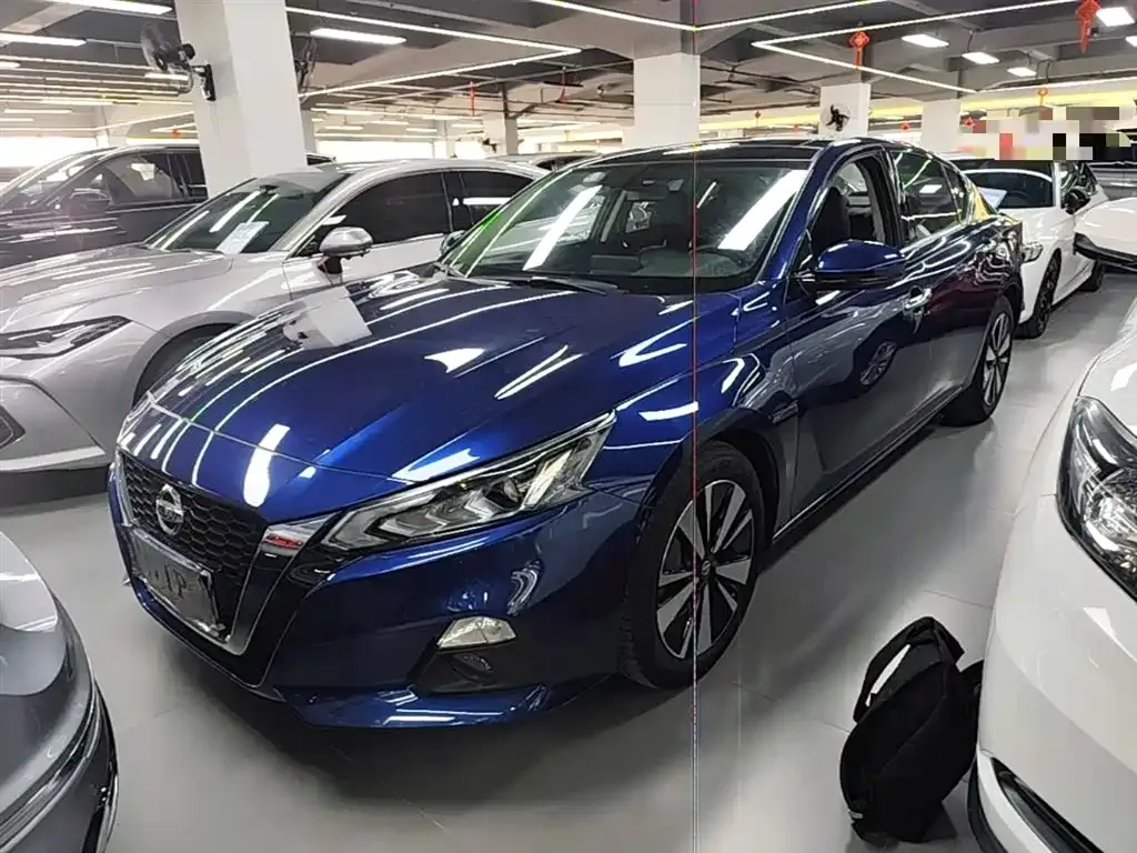 Nissan Teana — фото 1