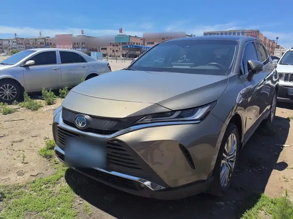 Toyota Harrier — фото 1
