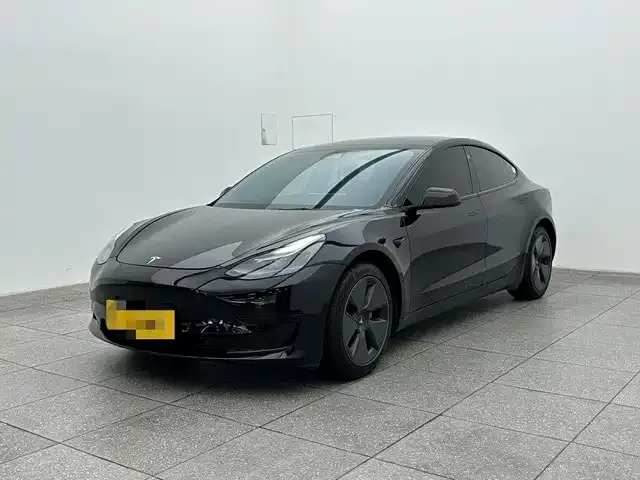 Tesla Model 3 — фото 1
