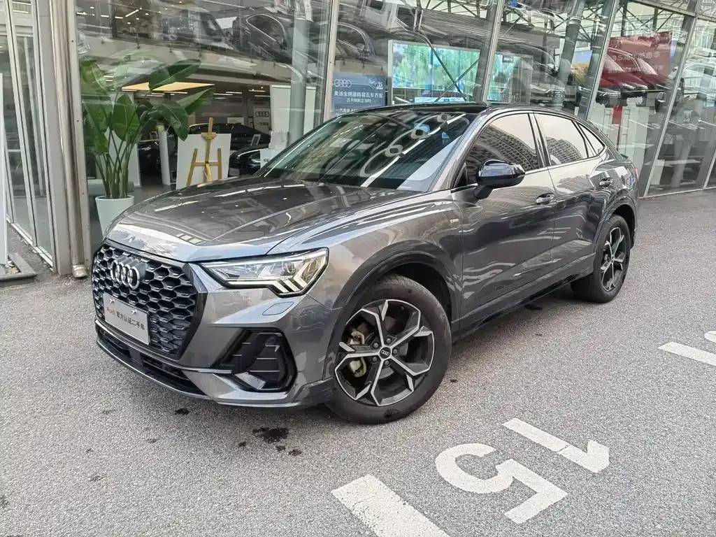 Audi Q3 Sportback — фото 1