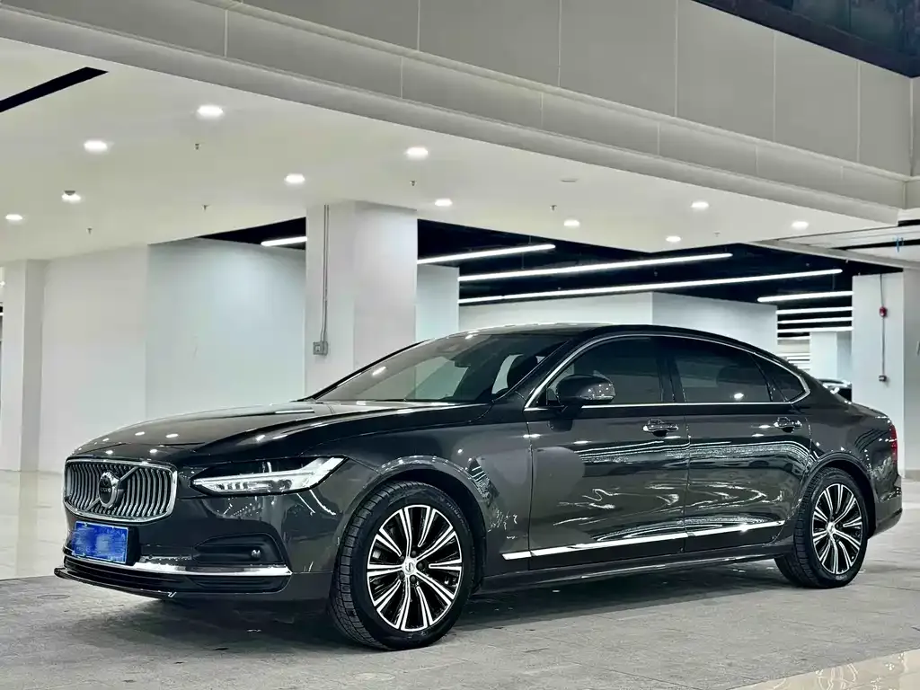 Volvo S90 — фото 1