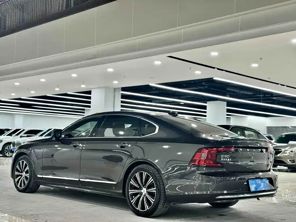 Volvo S90 — фото 5