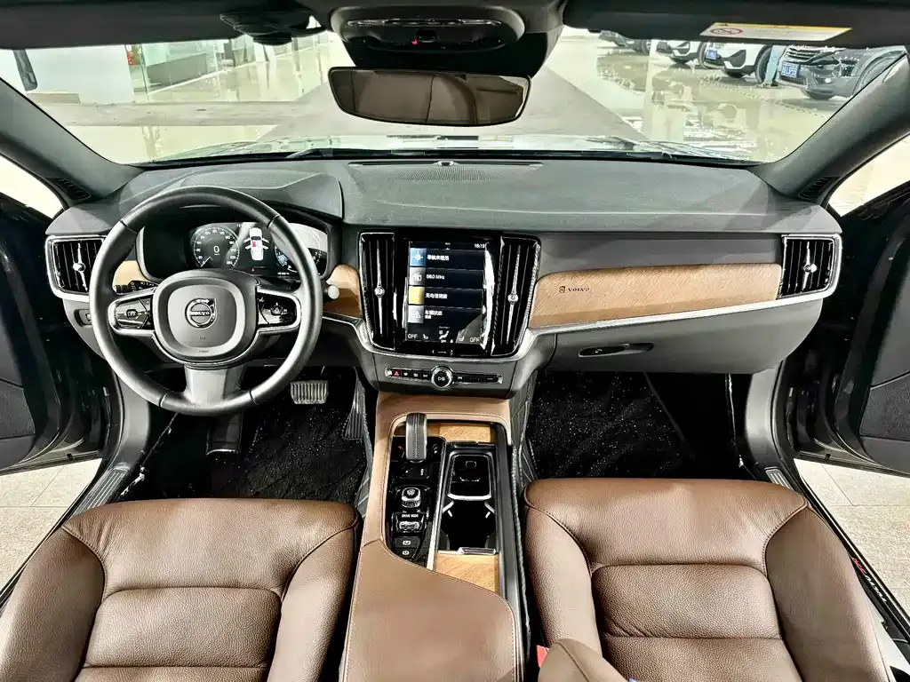 Volvo S90 — фото 8