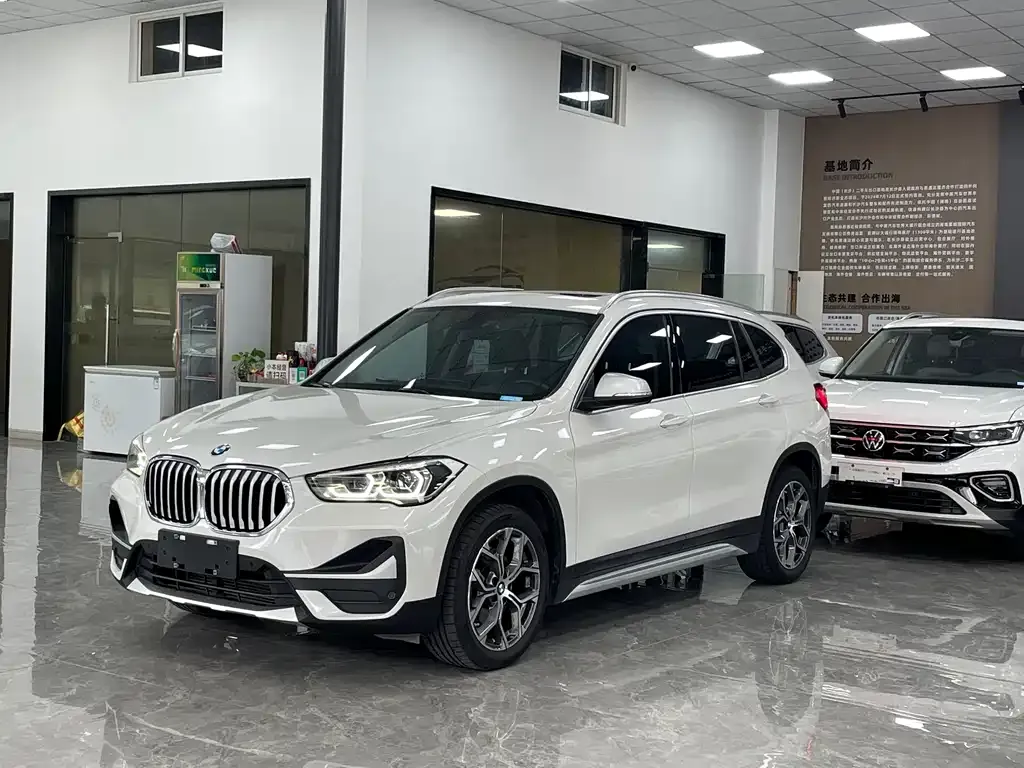 BMW X1 — фото 1