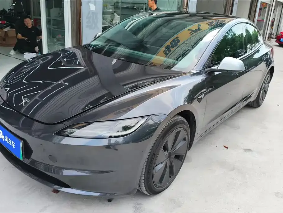 Tesla Model 3 — фото 1