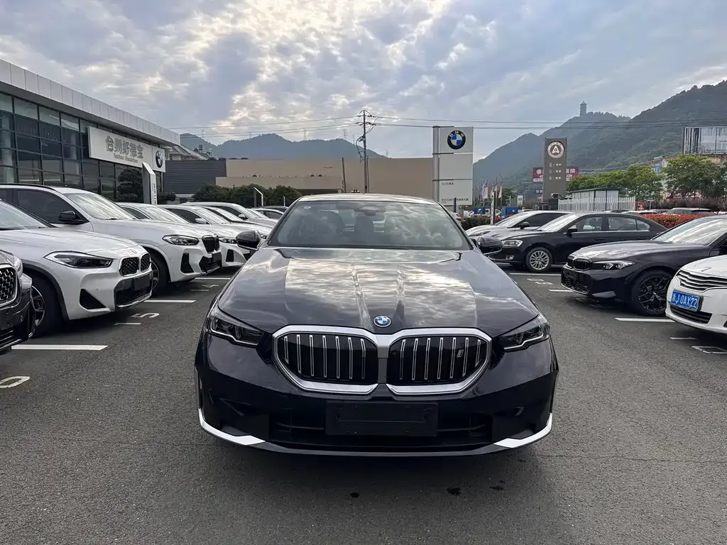 BMW i5 — фото 10
