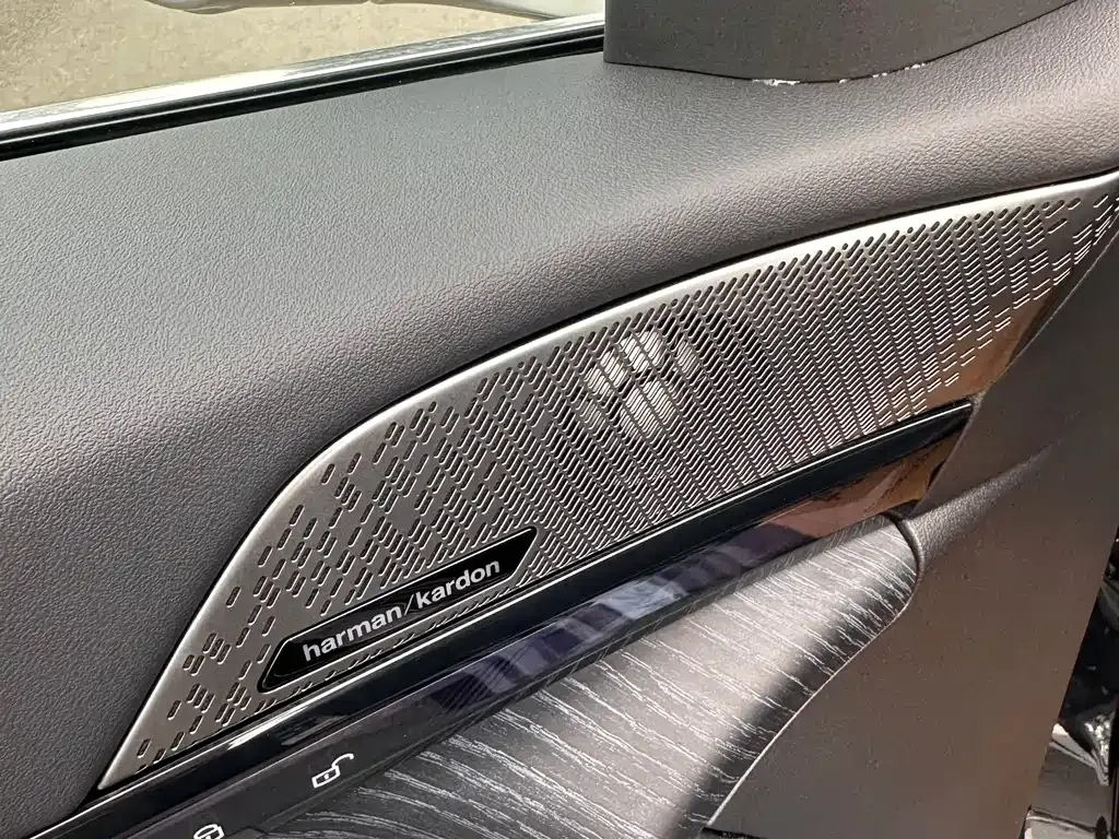 BMW i5 — фото 5