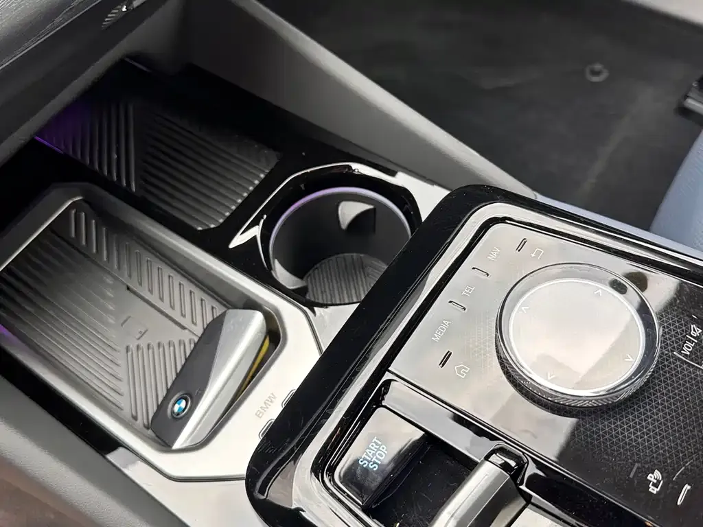 BMW i5 — фото 6
