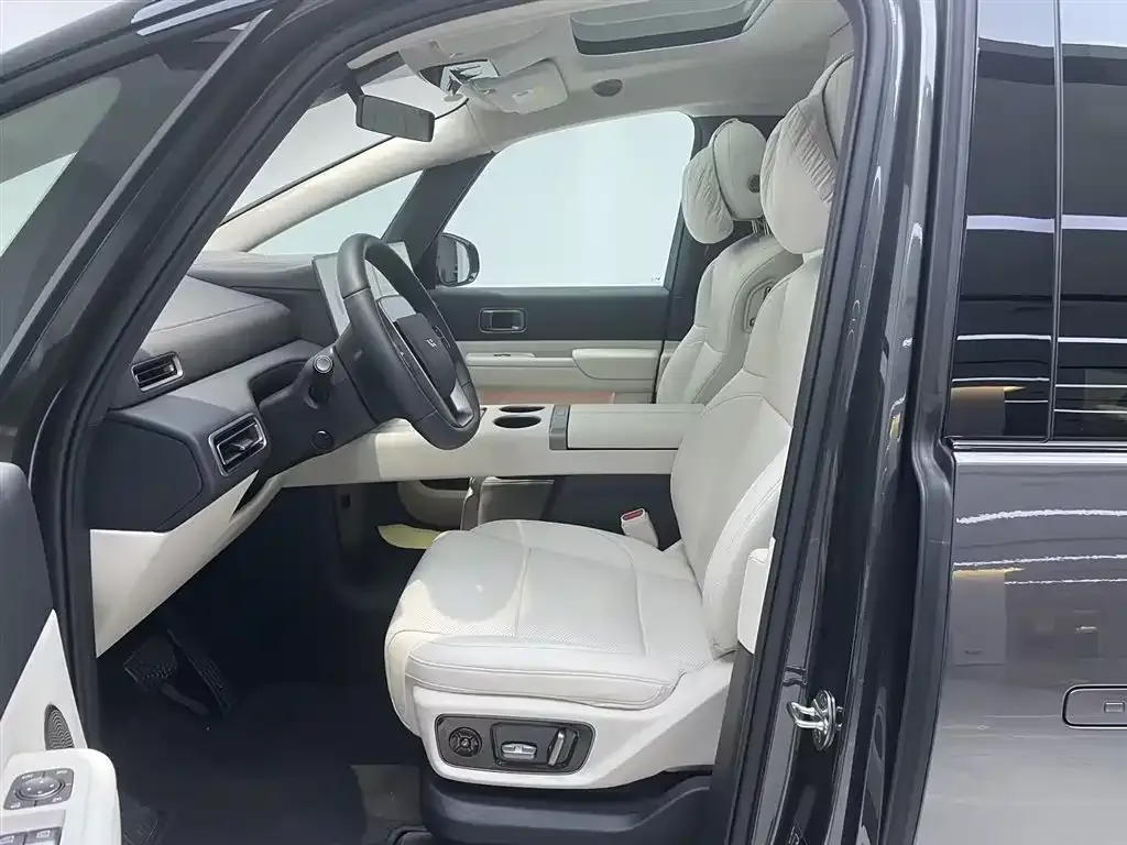 Li Auto MEGA — фото 2