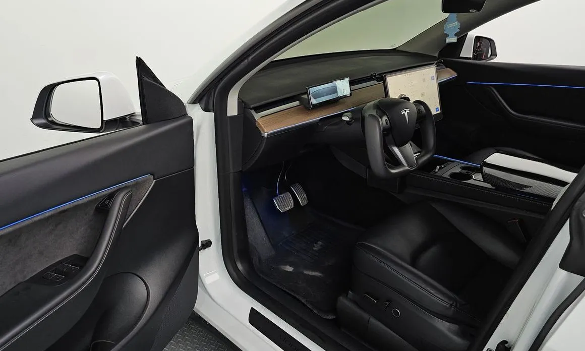 Tesla Model Y — фото 9