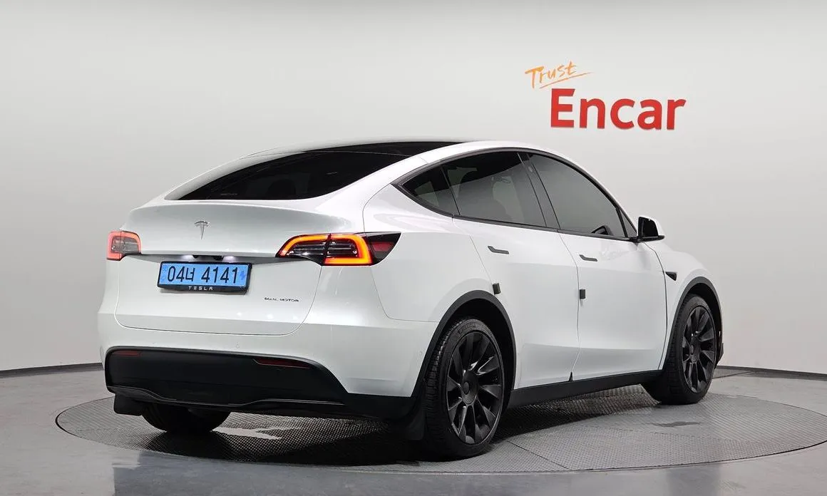 Tesla Model Y — фото 5