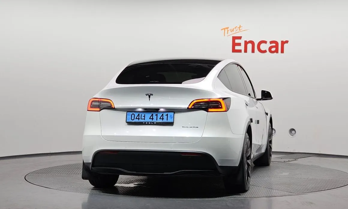Tesla Model Y — фото 3