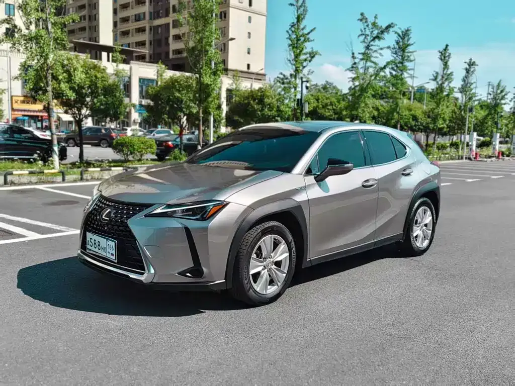 Lexus UX — фото 1