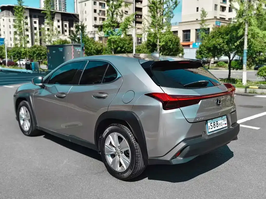 Lexus UX — фото 3
