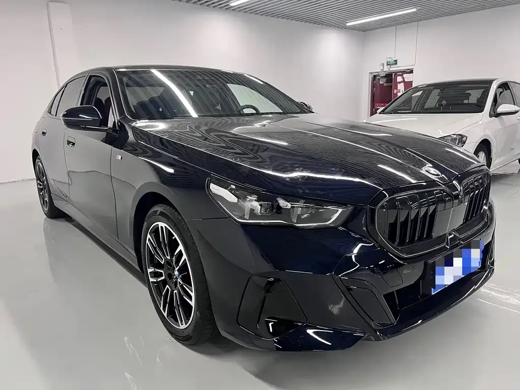 BMW 5 Series — фото 2
