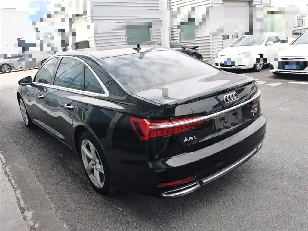 Audi A6L — фото 10