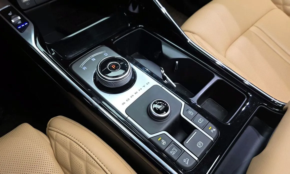 Kia Sorento — фото 7