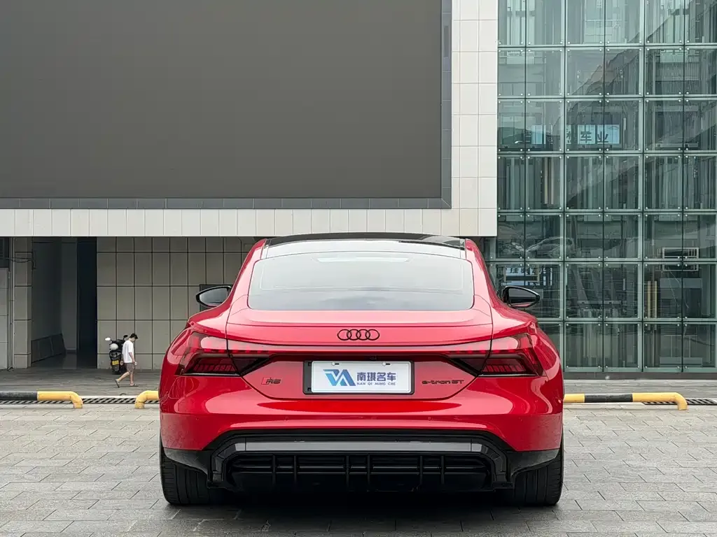 Audi RS e-tron GT — фото 3