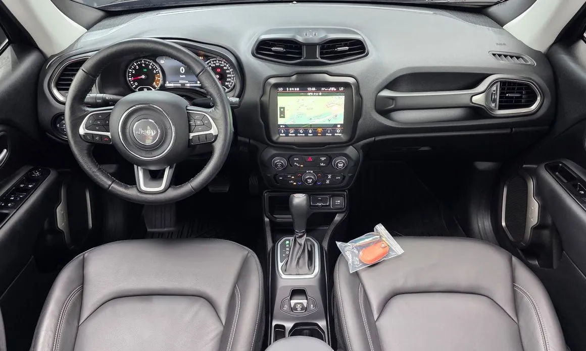 Jeep Renegade — фото 4