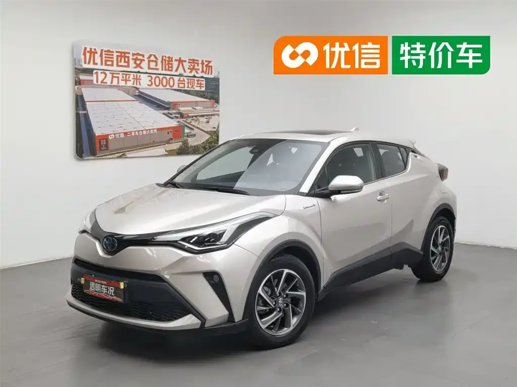 Toyota C-HR — фото 1