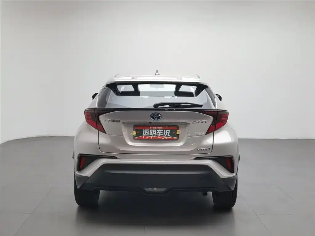 Toyota C-HR — фото 9