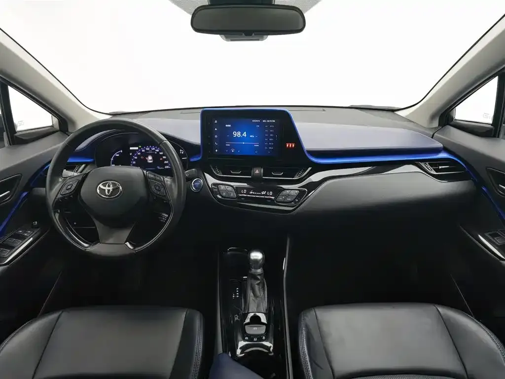 Toyota C-HR — фото 3