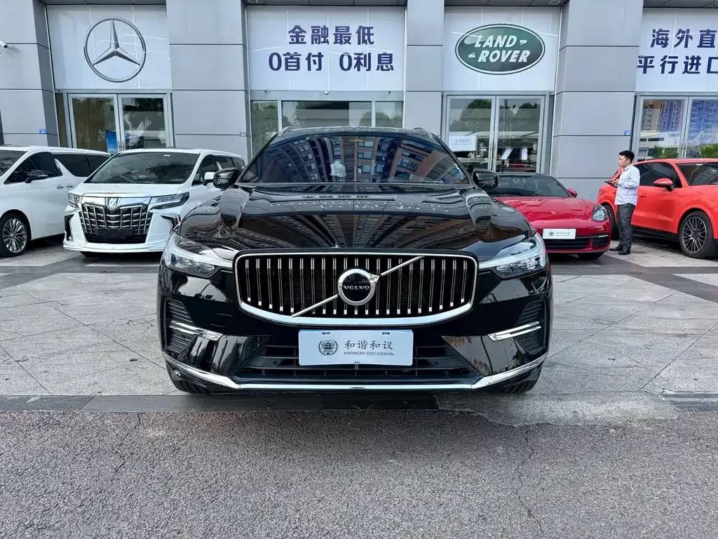 Volvo XC60 — фото 1
