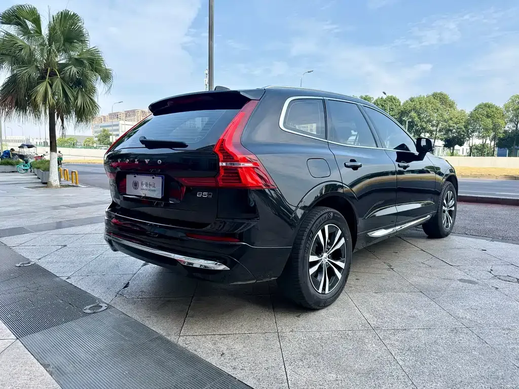 Volvo XC60 — фото 10