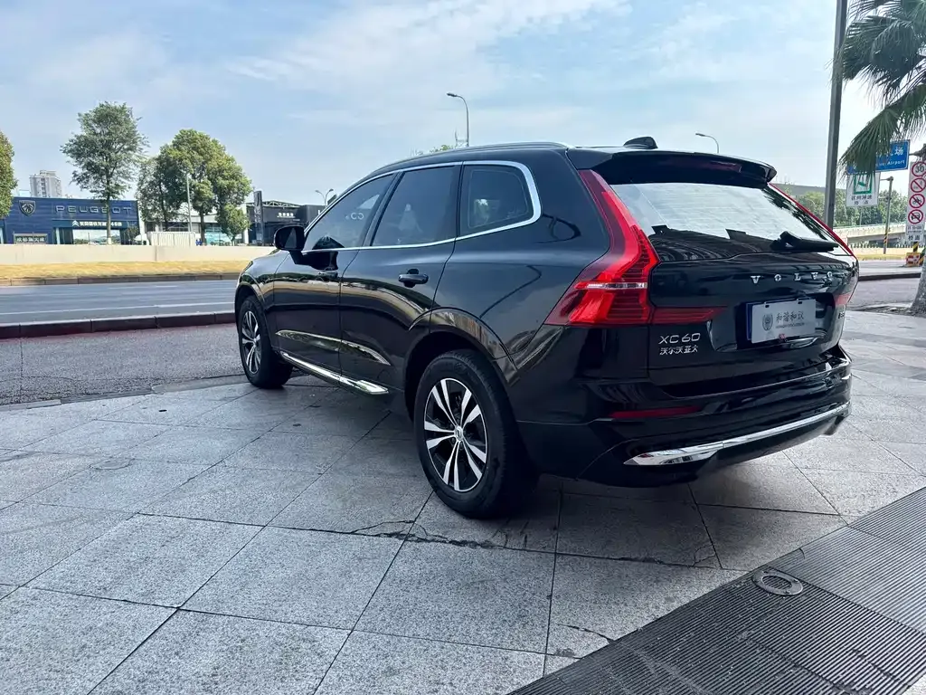Volvo XC60 — фото 6