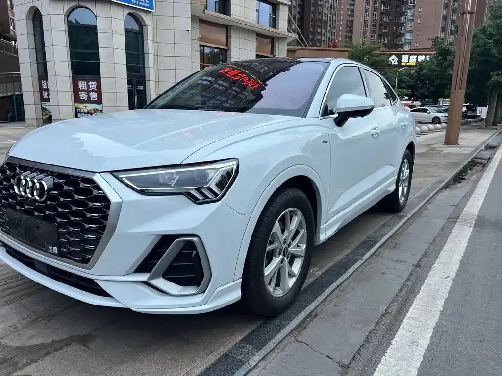 Audi Q3 Sportback — фото 1