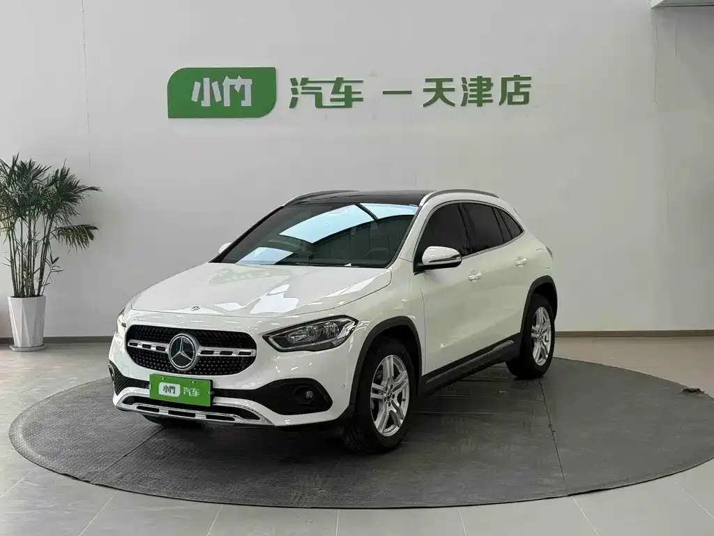 Mercedes-Benz GLA — фото 1