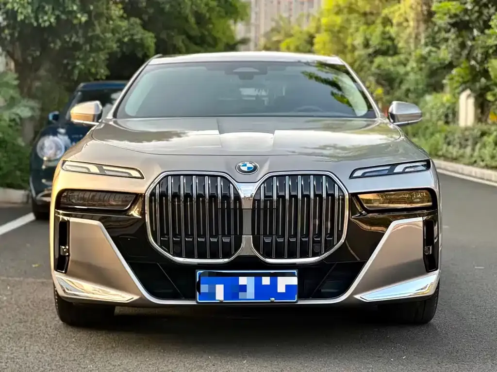 BMW 7 Series — фото 2