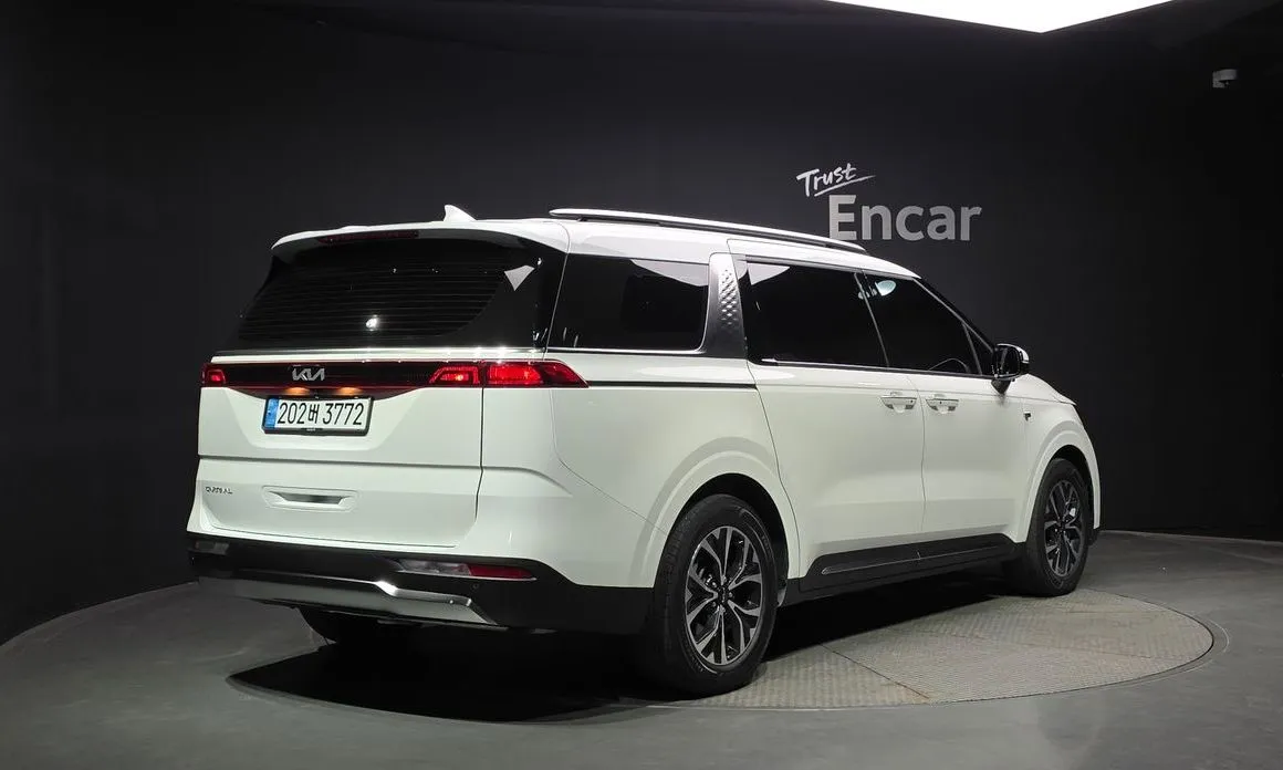 Kia Carnival — фото 3