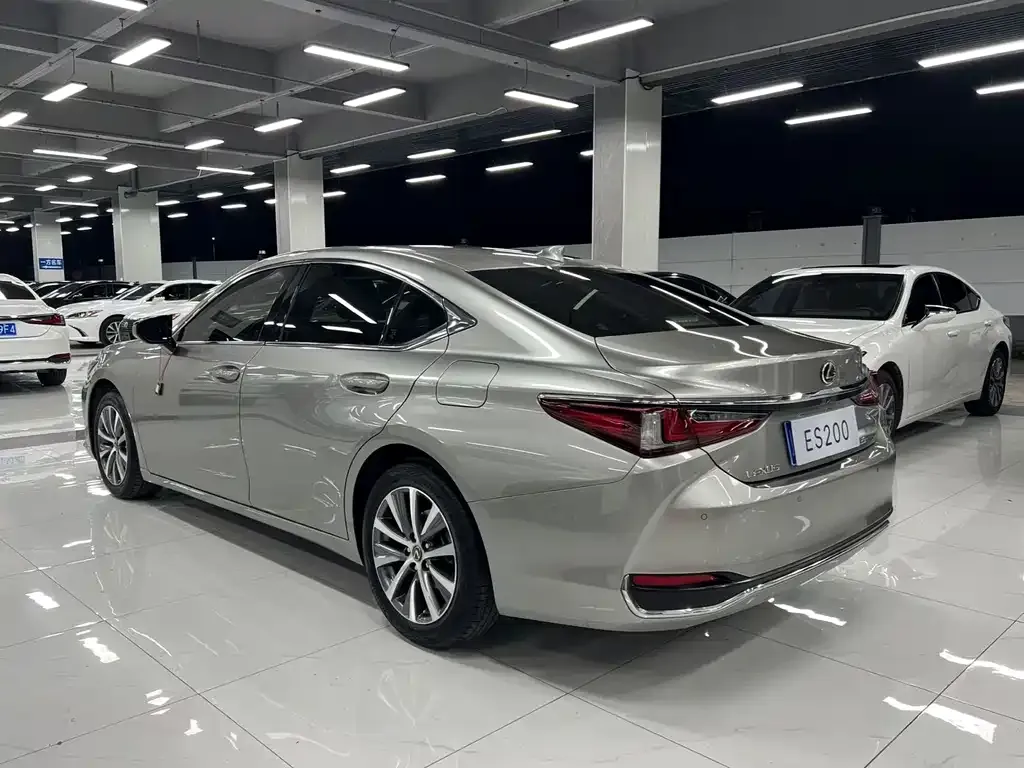 Lexus ES — фото 5