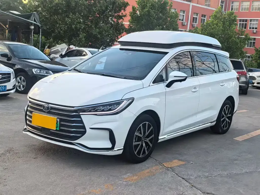 BYD MAX New Energy — фото 1