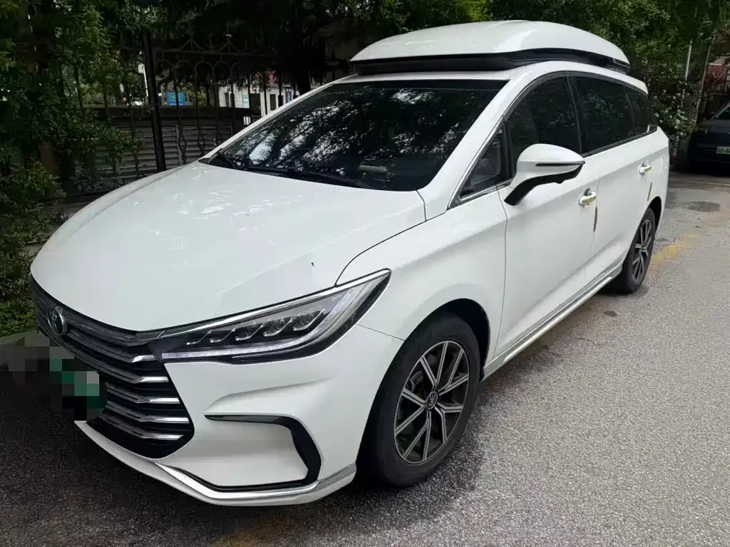 BYD MAX New Energy — фото 5