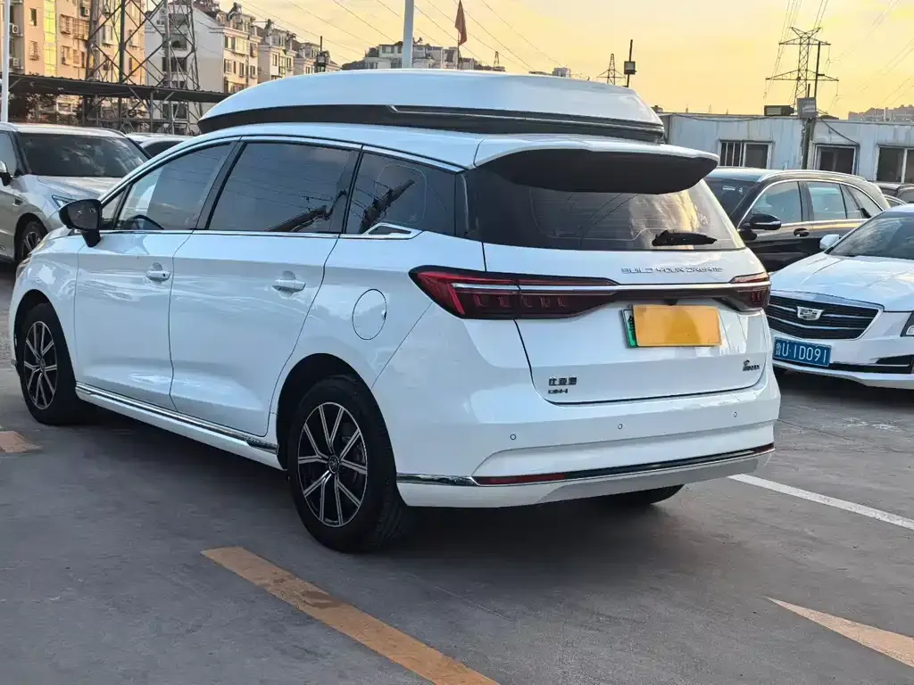 BYD MAX New Energy — фото 4