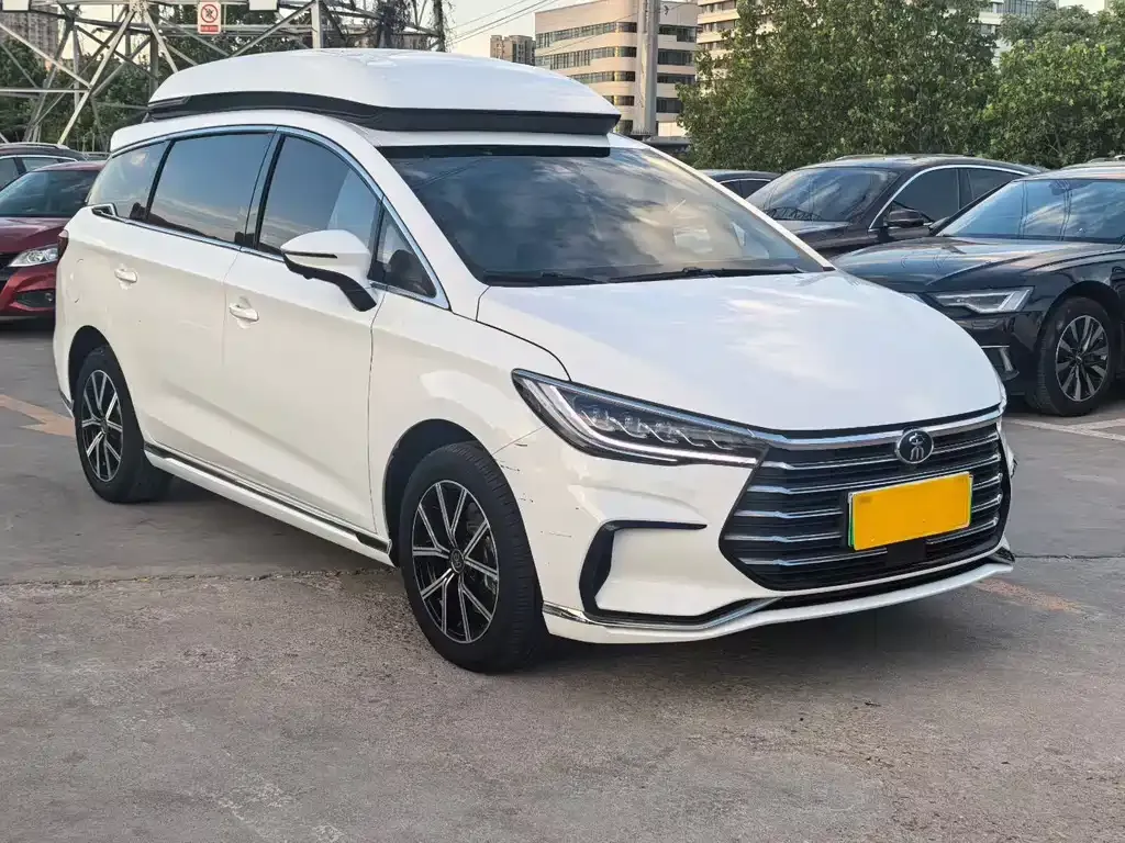 BYD MAX New Energy — фото 10