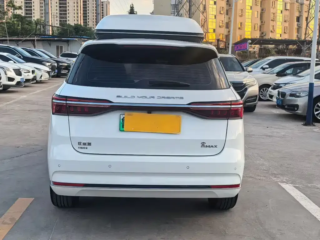 BYD MAX New Energy — фото 9